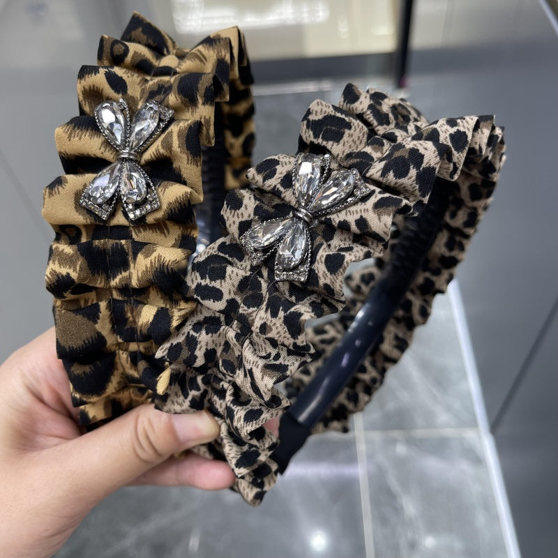 Crinkled leopard - print diamond - adorned butterfly hair buckle