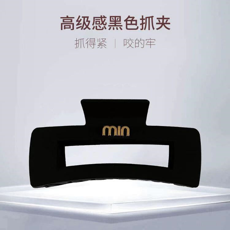 Square female claw black