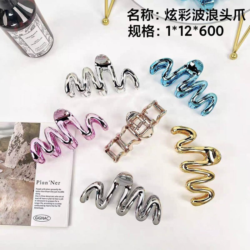 Colorful Wave Head Claw