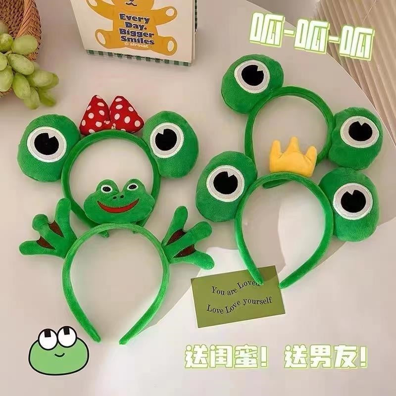 Discontinued production of the Crown Bow Frog Head Button Mixed Model Sold Out