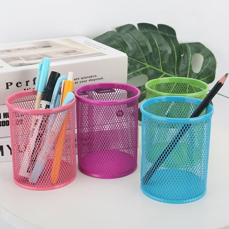 Colored iron round pen holder