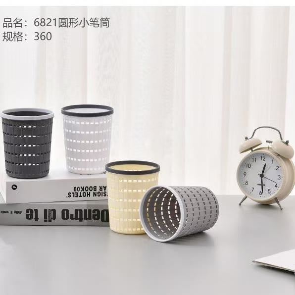 6821 small round pen holder