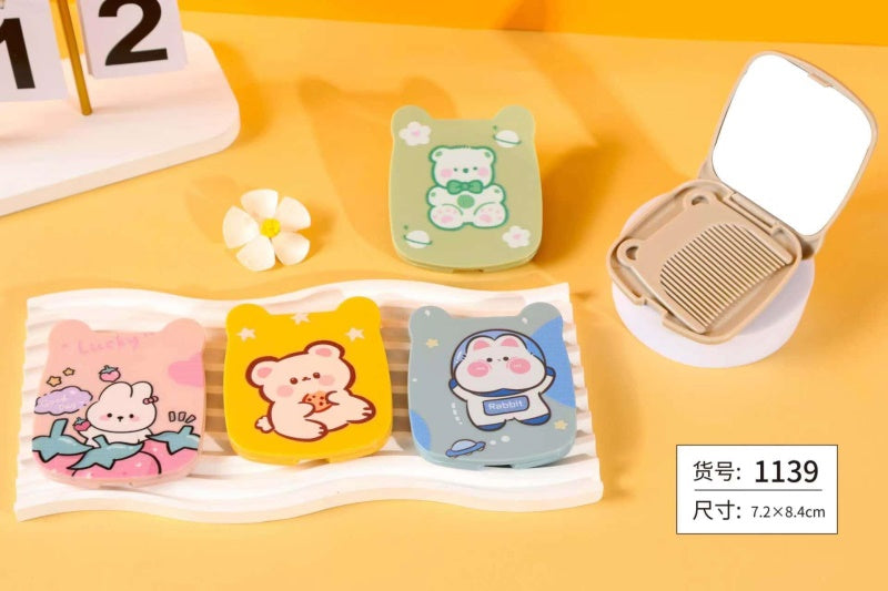 1139 mirror with comb bear
