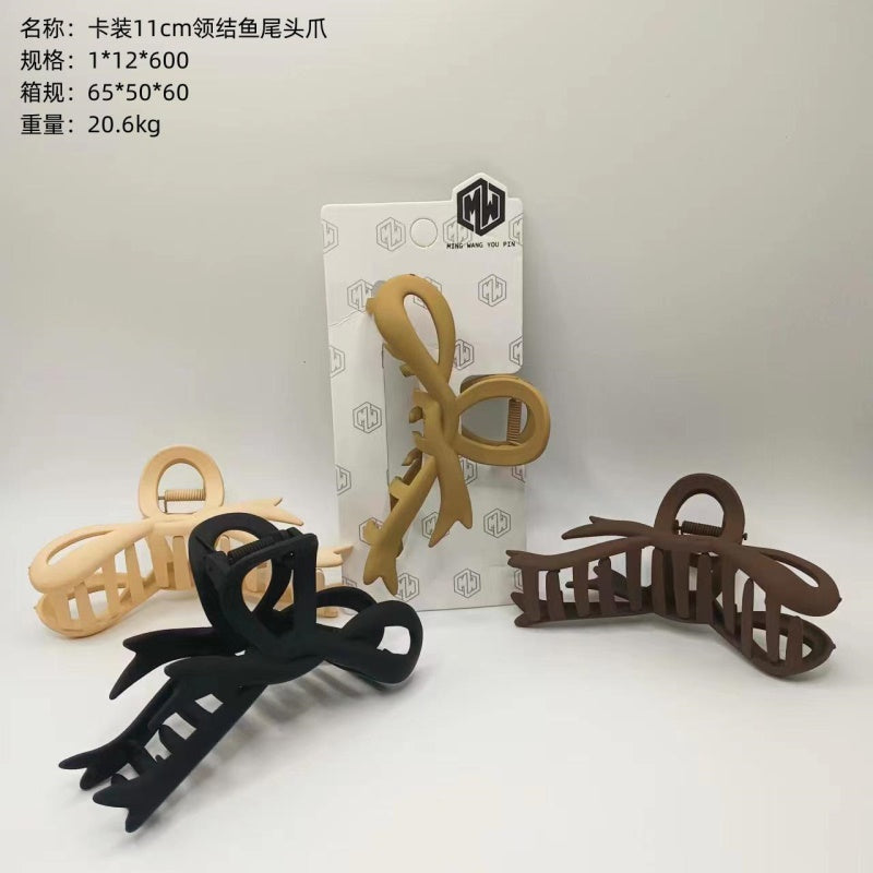 Card 11cm bow tie fishtail claw