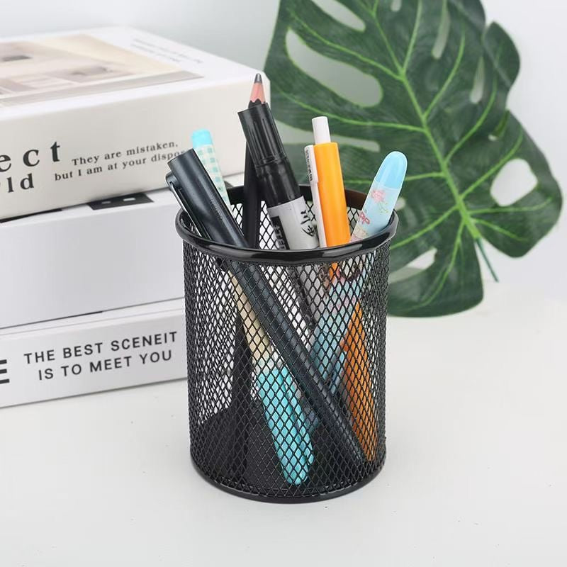 Iron round pen holder, black