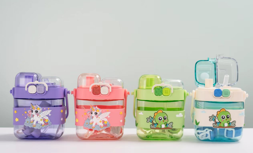 2526-600ml plastic cup