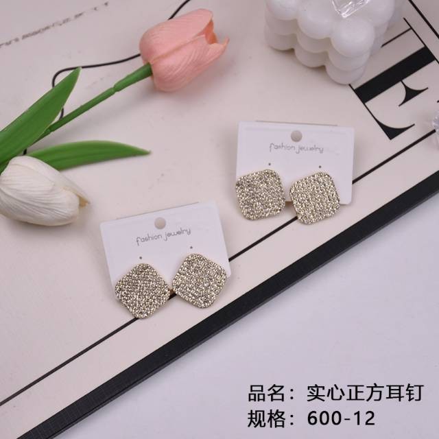 Solid square stud earrings