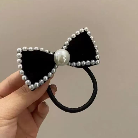 Pearl velvet bow hair tie