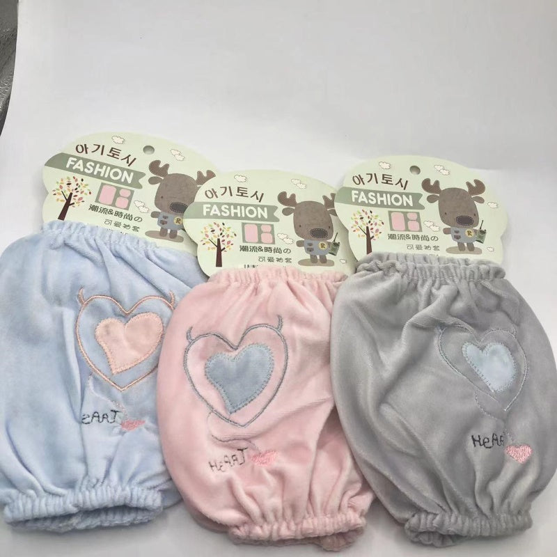 Embroidered baby sleeve