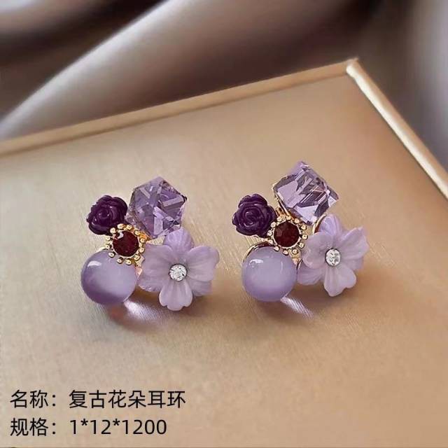 Vintage flower earrings