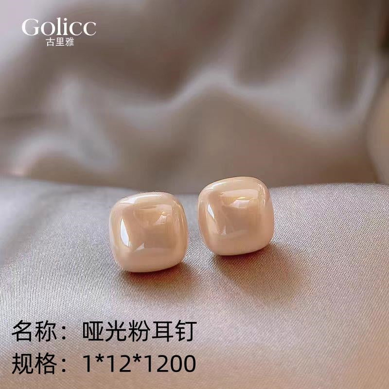 Matte powder stud earrings