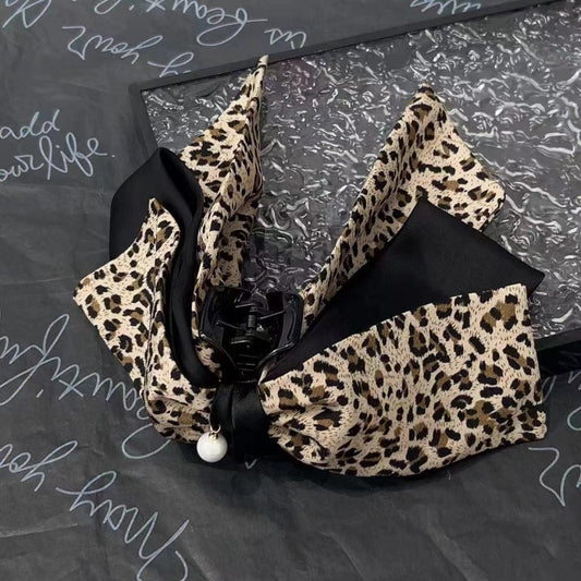 Leopard-print horsetail clip