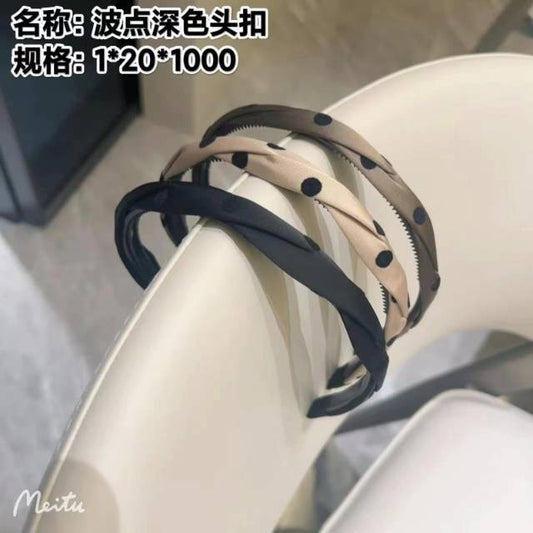 Polka dot dark - colored head buckle