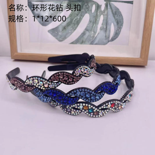 Ring-shaped floral drill bit buckle