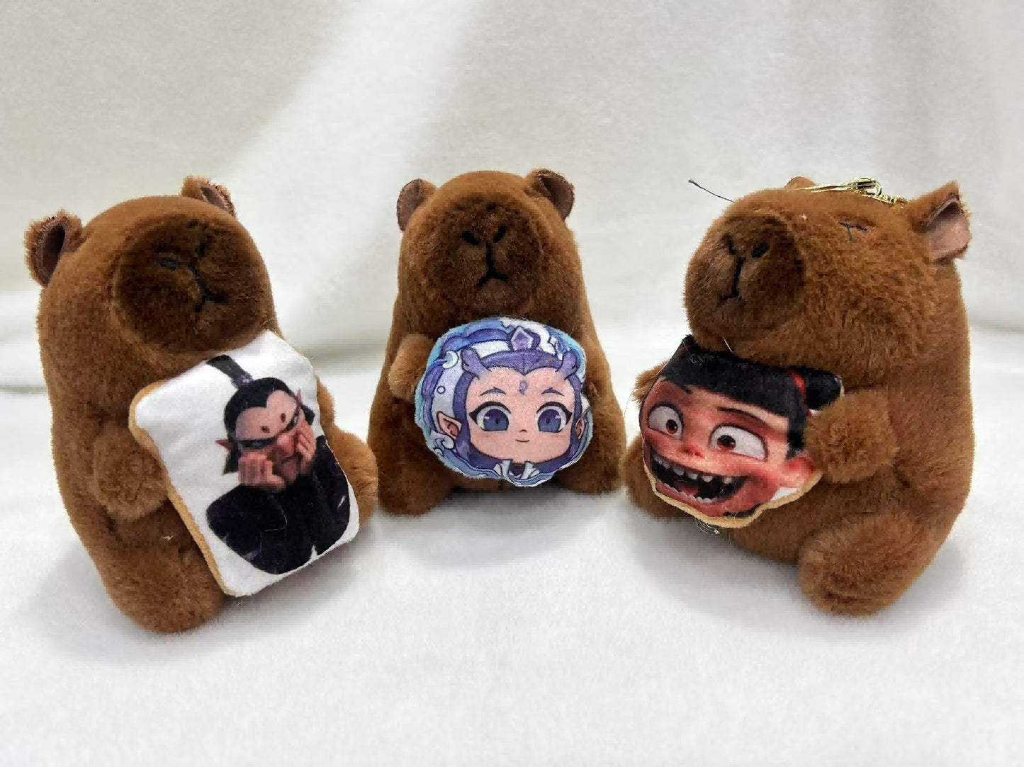 Plush pendant with a doll - hugging card