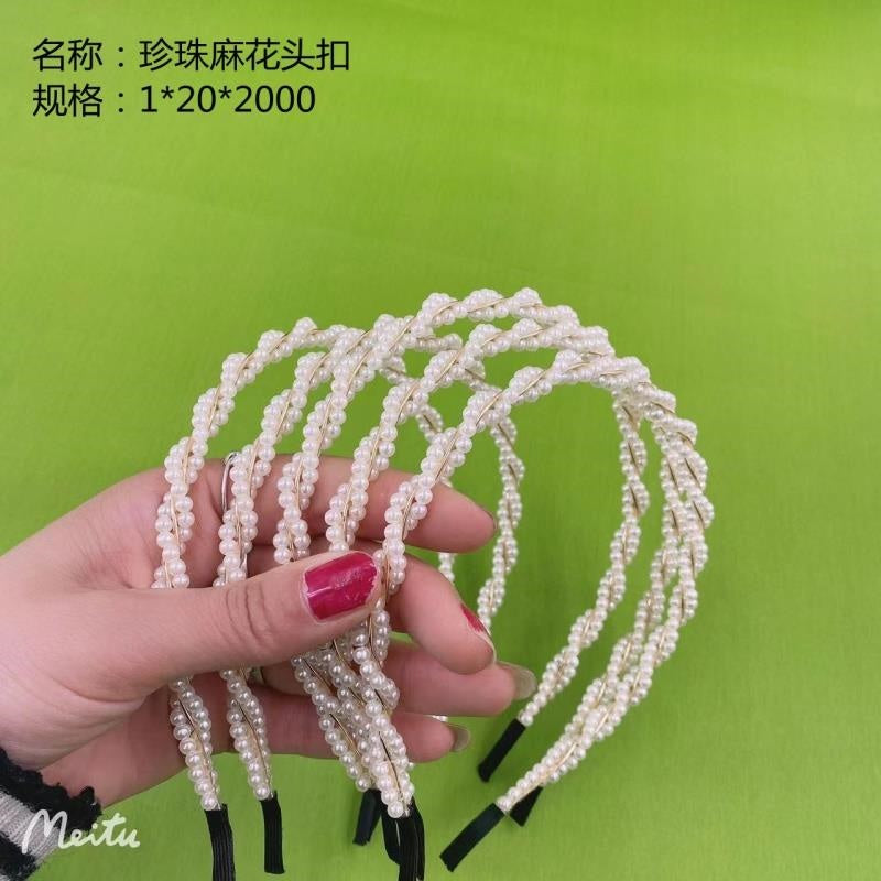 Pearl twist flower head buckle