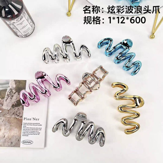 Colorful Wave Head Claw