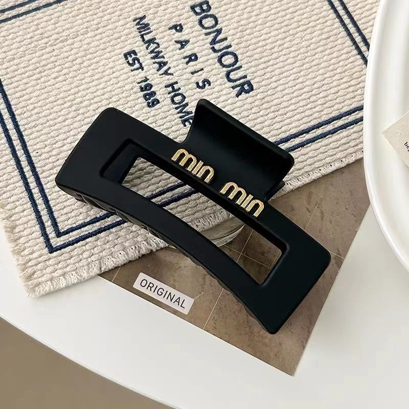 Square Double Letter Head Claw Black