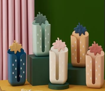 9008 Strawberry Tissue Box-Wall Hanging No Mark