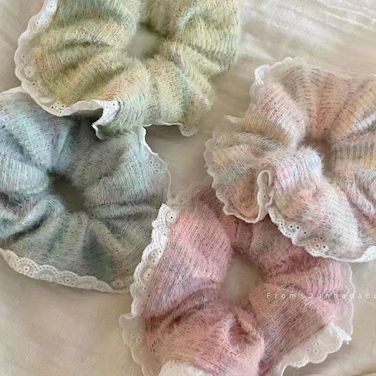 Lace Plush Rainbow Gut Circle