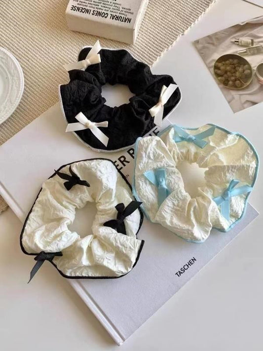 Torn bowknot
