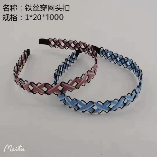 Wire through mesh buckle