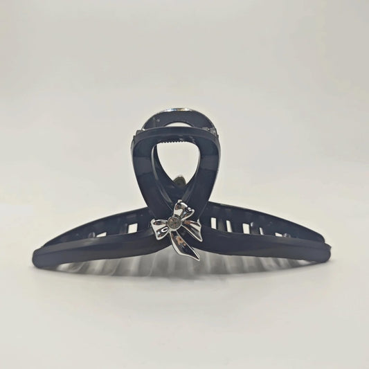 Diamond silver bow tie claw