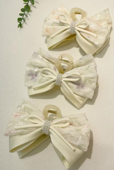 embroidered pearl head claw