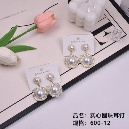 Solid ball stud earrings