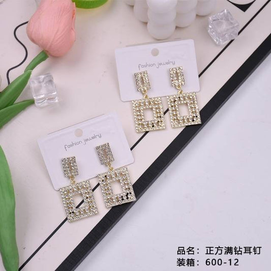The positive side full-diamond stud earrings