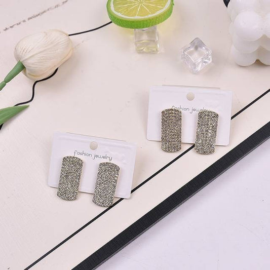 Rectangular full-diamond stud earrings