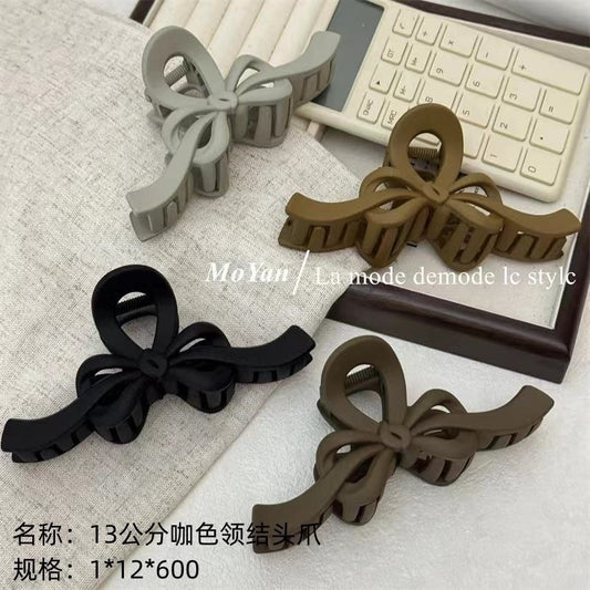 13cm brown bow tie claw