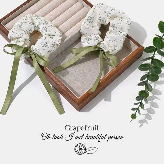 Floral Ribbon Gut Circle
